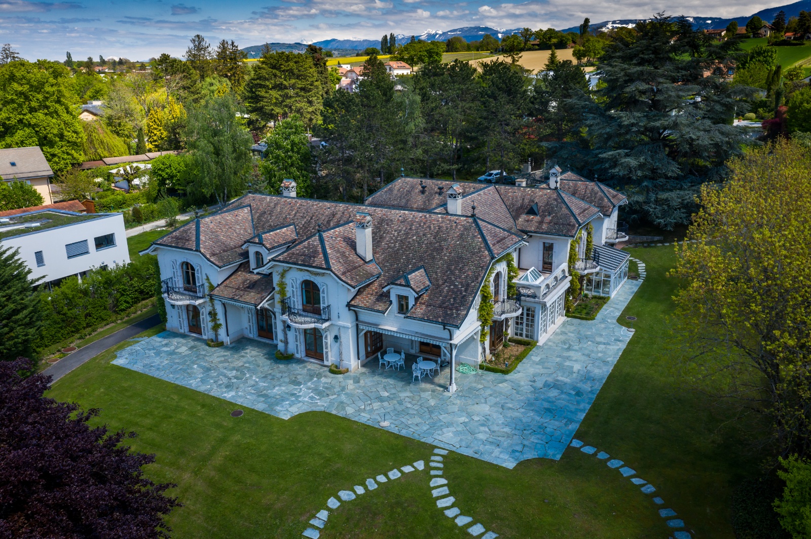 LuxuryPlaces Anieres drone 007