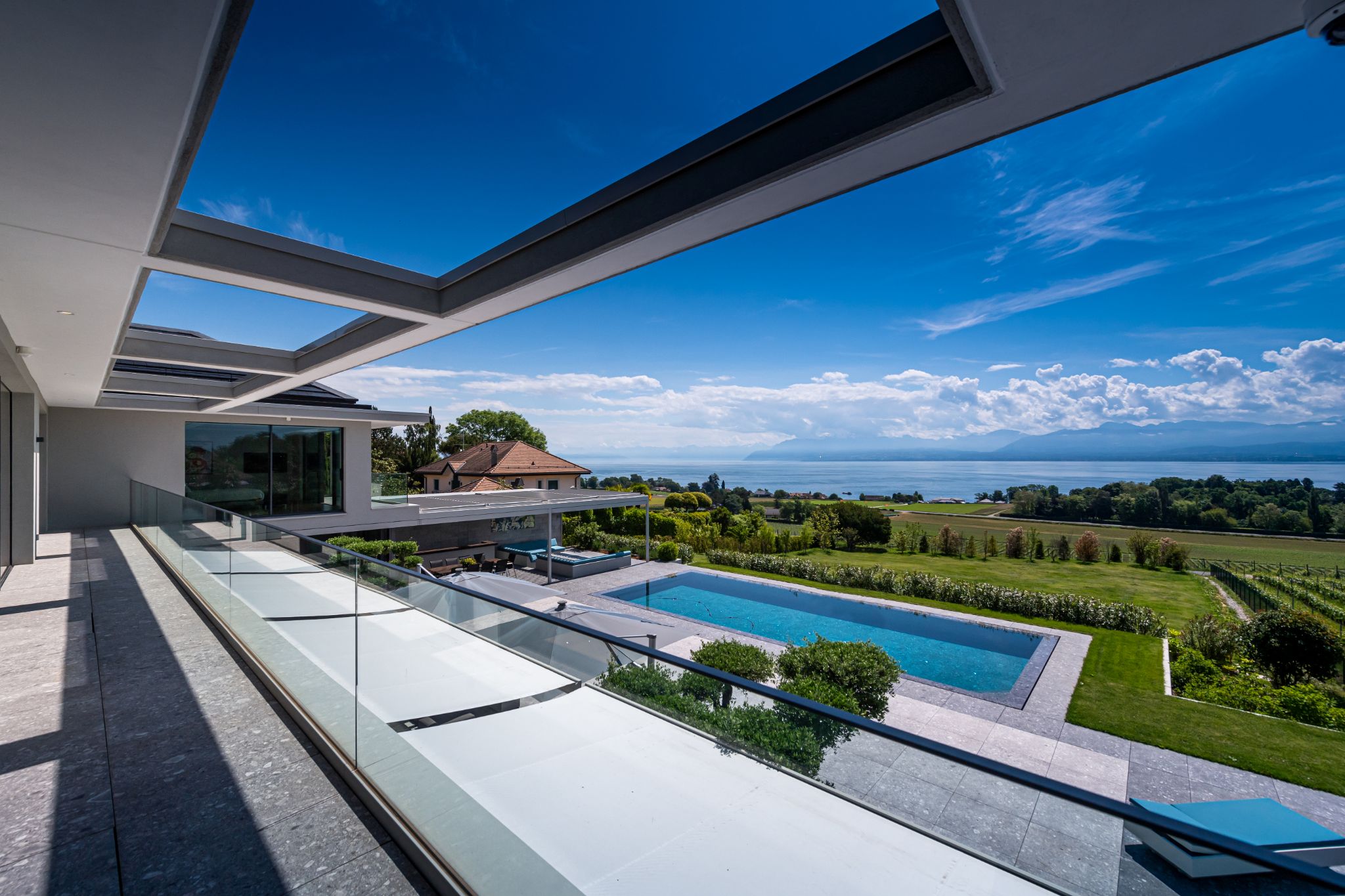 Luxury Places Dully 016a