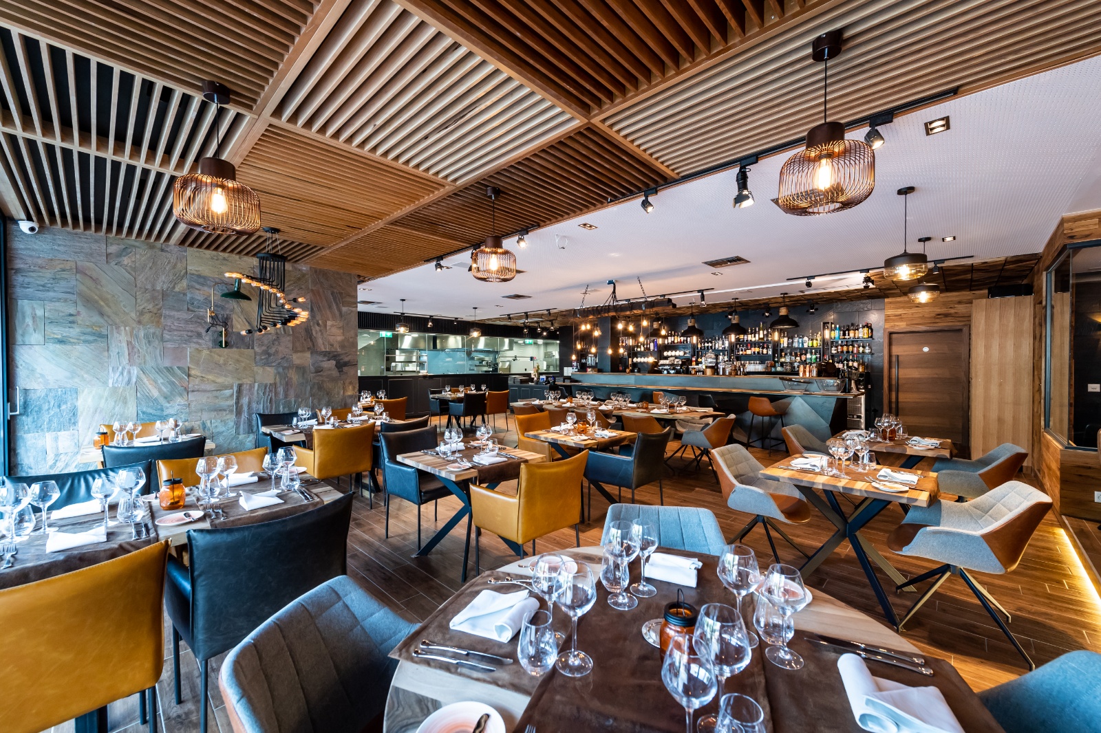 1820 Restaurant 010