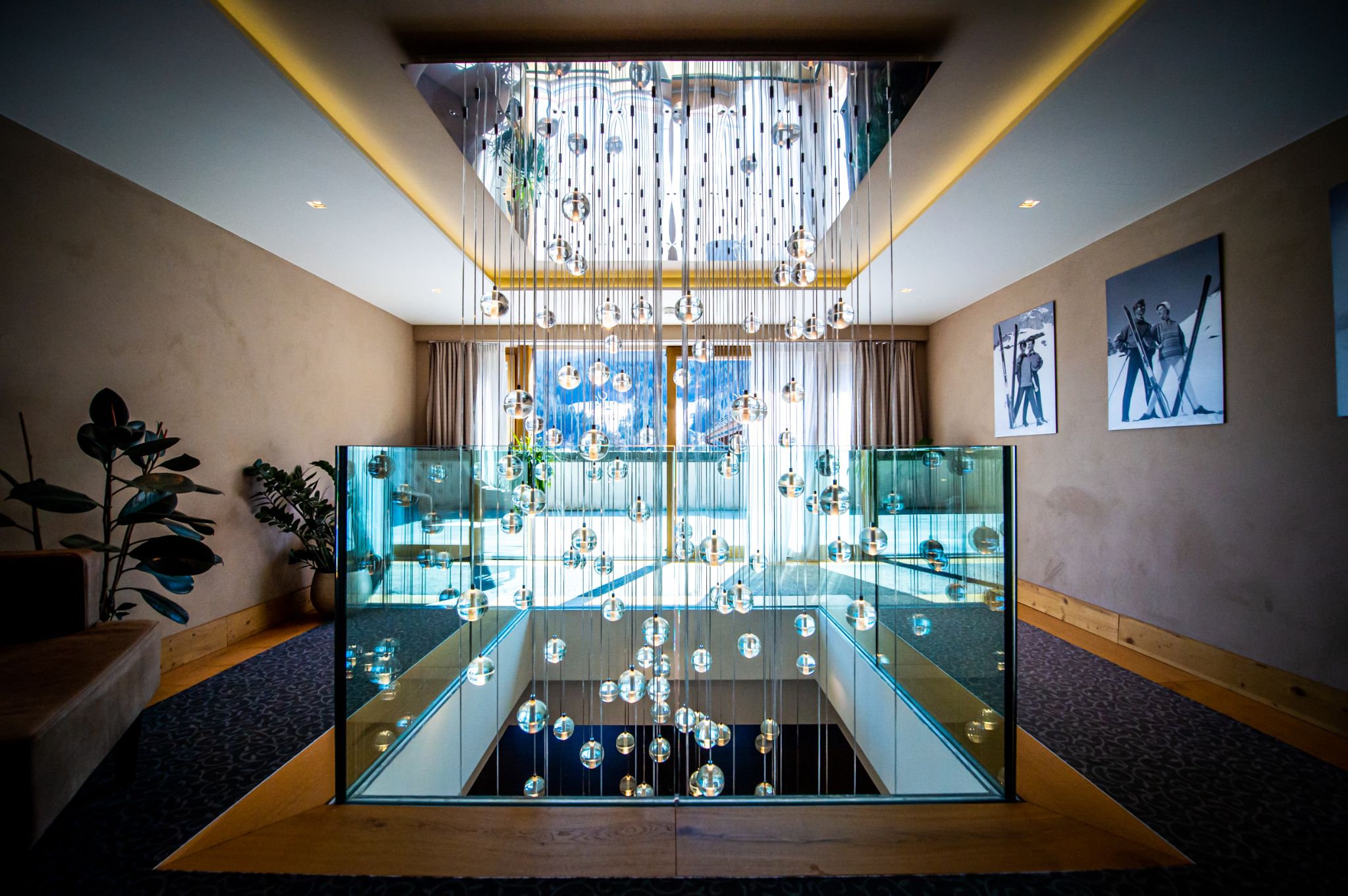 Hotel de Rougemont details 211
